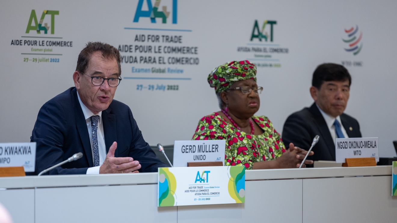 Director General Gerd Müller at Session 9 Aid for Trade