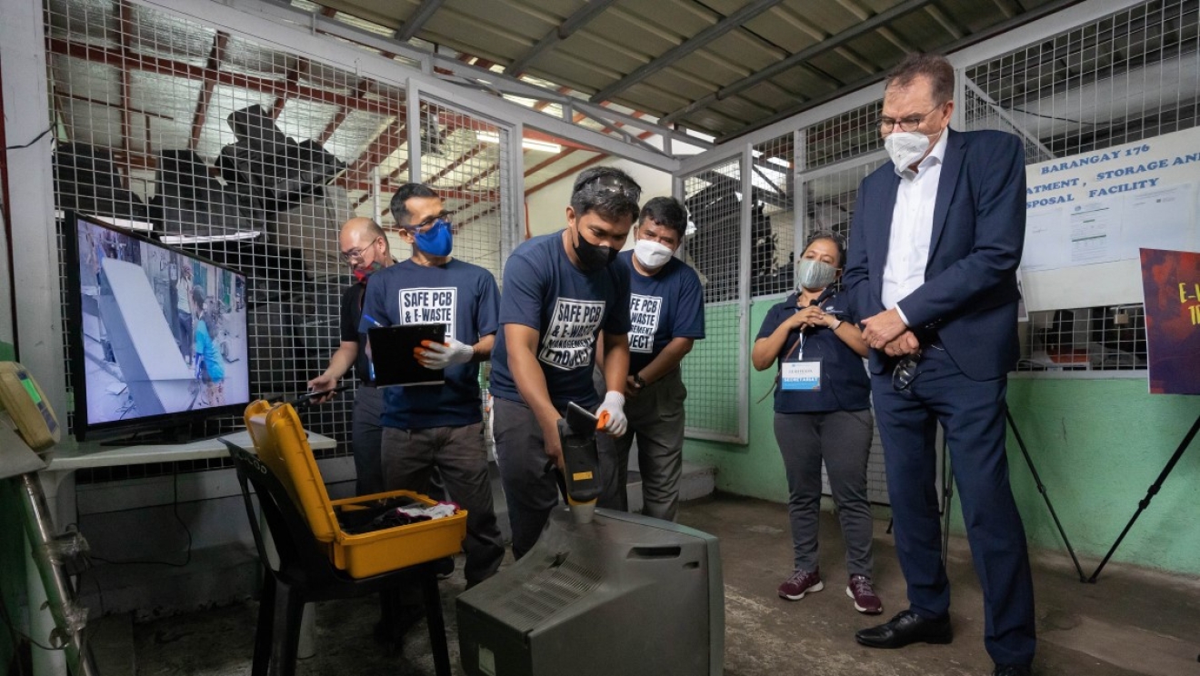 DG's visit to an e-waste facility in the Philippines