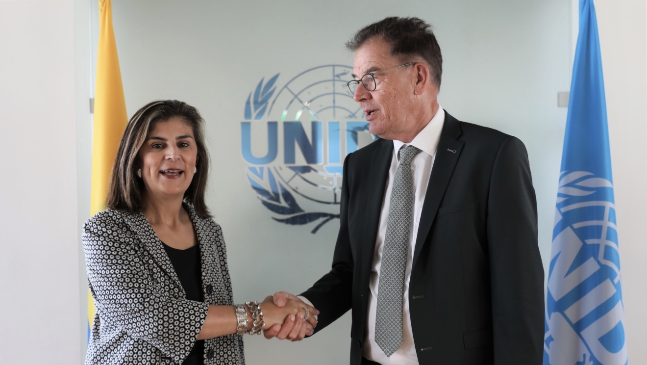 Her Excellency Ms. Laura Gabriela GIL SAVASTANO, presents her credentials as Permanent Representative of COLOMBIA to UNIDO to the Director General, Mr. Gerd Müller