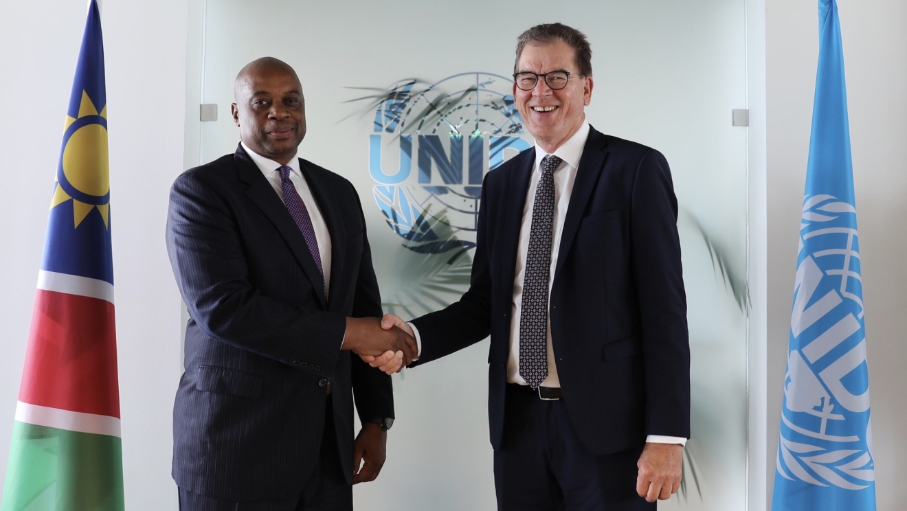 His Excellency Mr. Vasco Mushe SAMUPOFU, Permanent Representative designate of Namibia to UNIDO presents his credentials to the Director General of UNIDO, Mr. Gerd Müller